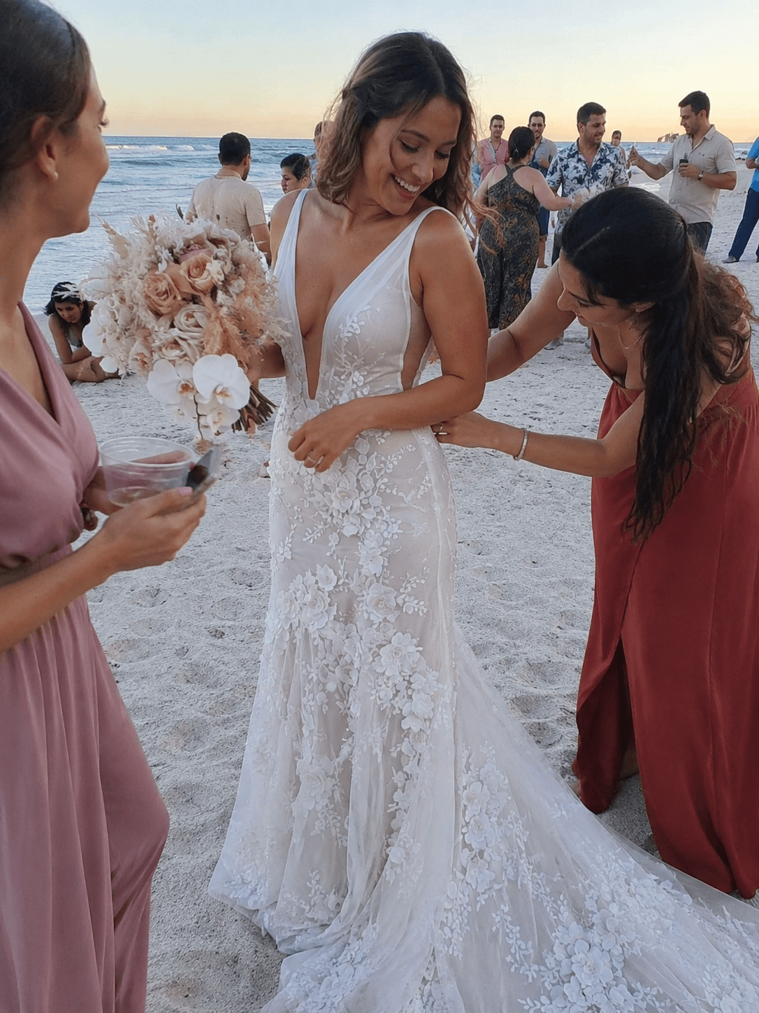 High-end Long Sleeve A Line Bateau Tulle Wedding Dress with Beading